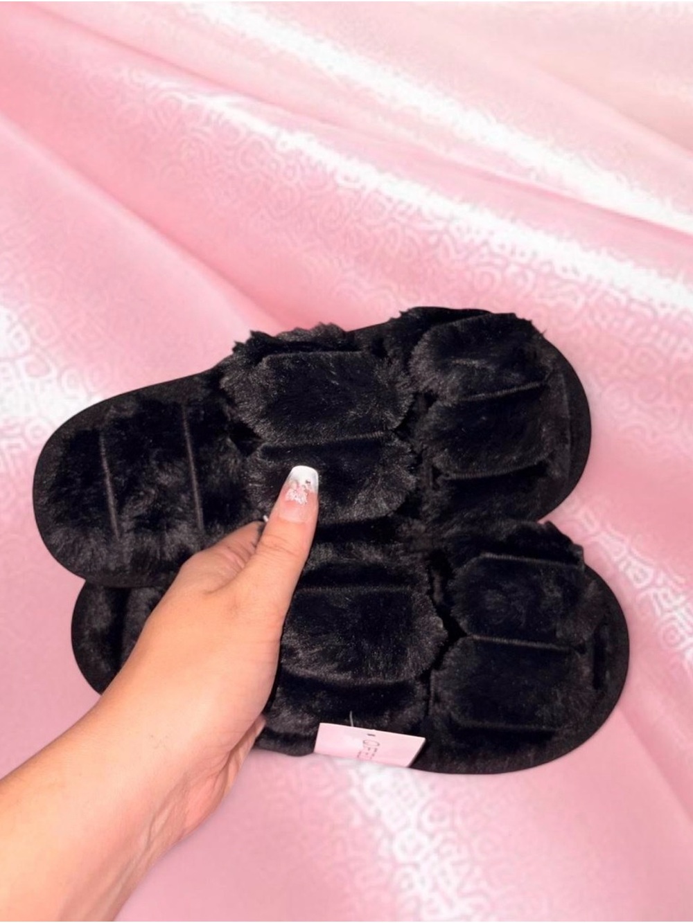 Plush Fuzzy Slide Slippers — Black